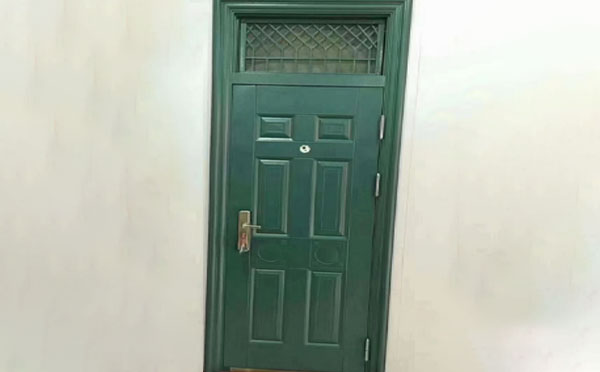 海晏学校教室门