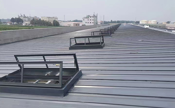 某中学室内体育馆海晏排烟窗改造项目