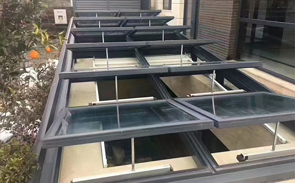 某轨道交通车辆维修车间海晏排烟窗应用