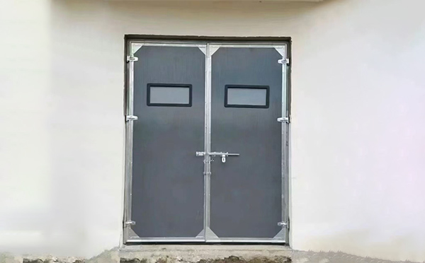 海晏工业门在高温作业区域的运行表现